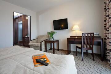 Фото номера Двухместный номер с 2 отдельными кроватями Отель Hotel SPA Budowlani г. Шавница 11