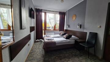 Фото номера Стандартный двухместный номер с 1 кроватью и балконом Отели типа «постель и завтрак» H R &amp; A Polaris г. Шавница 2